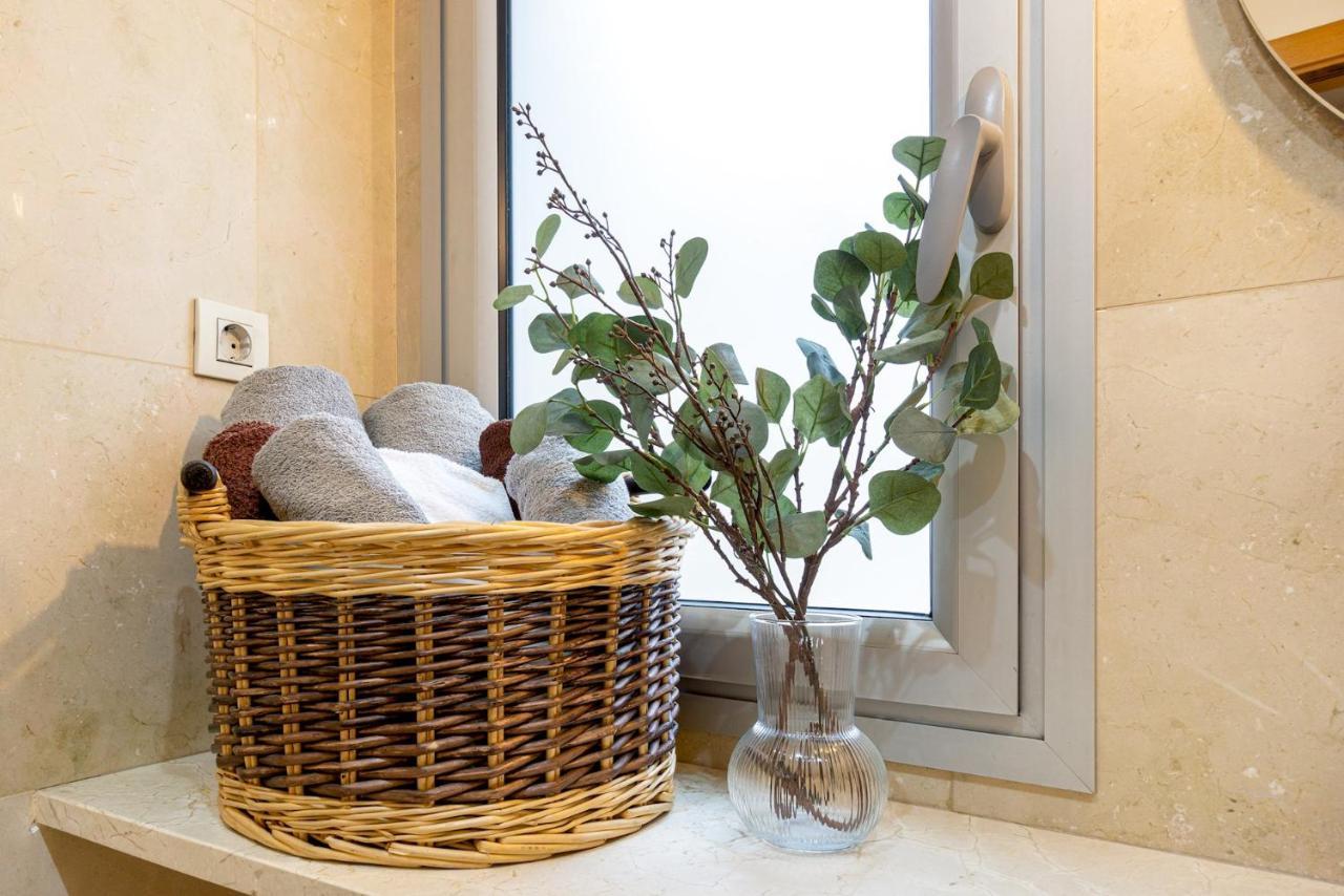Enjoy Apartments Maria II Barcelona Bagian luar foto