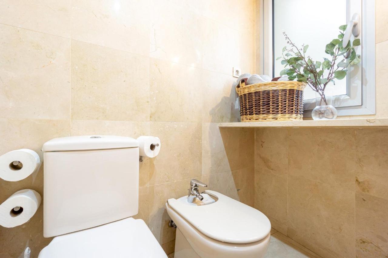 Enjoy Apartments Maria II Barcelona Bagian luar foto