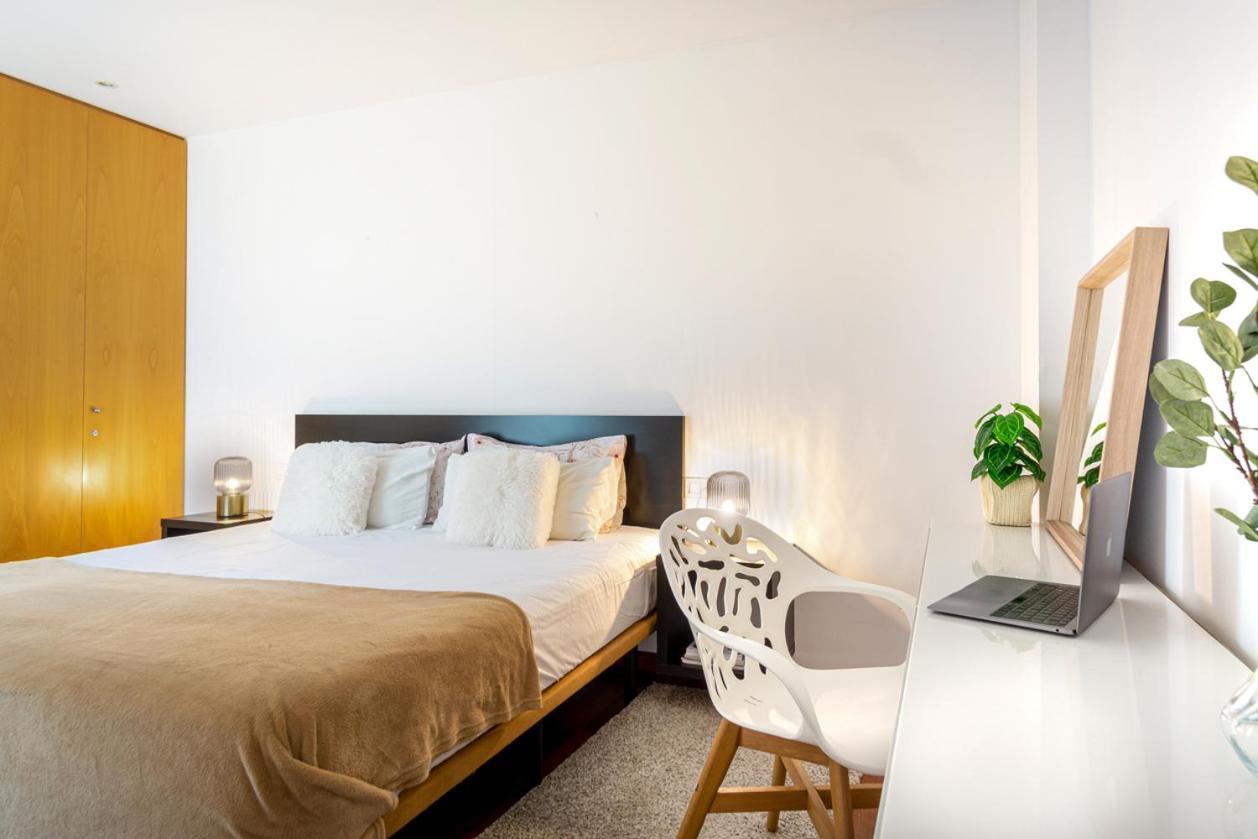 Enjoy Apartments Maria II Barcelona Bagian luar foto